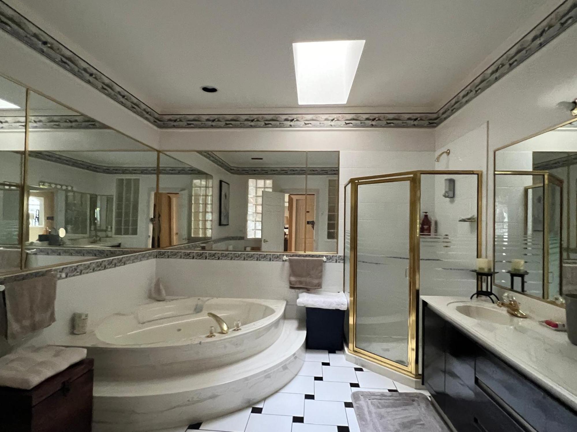Апартаменты V.I.P. Club Суррей Экстерьер фото